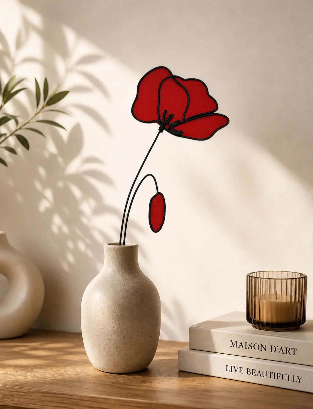Coquelicot en fil d'aluminium sur tige délicate, décoration florale artisanale — Florifer