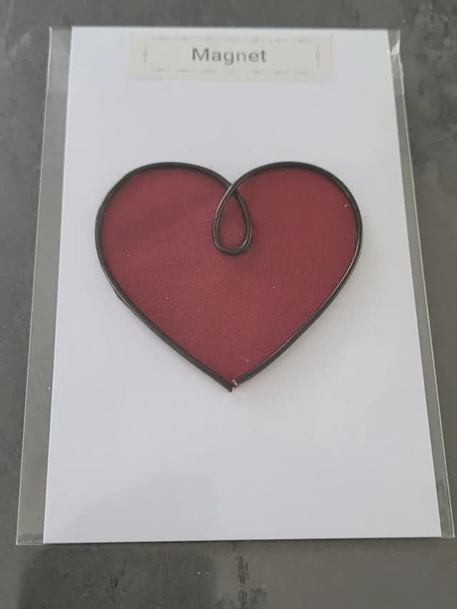 Magnet cœur en fil d'aluminium, petit cadeau artisanal fait main — Florifer